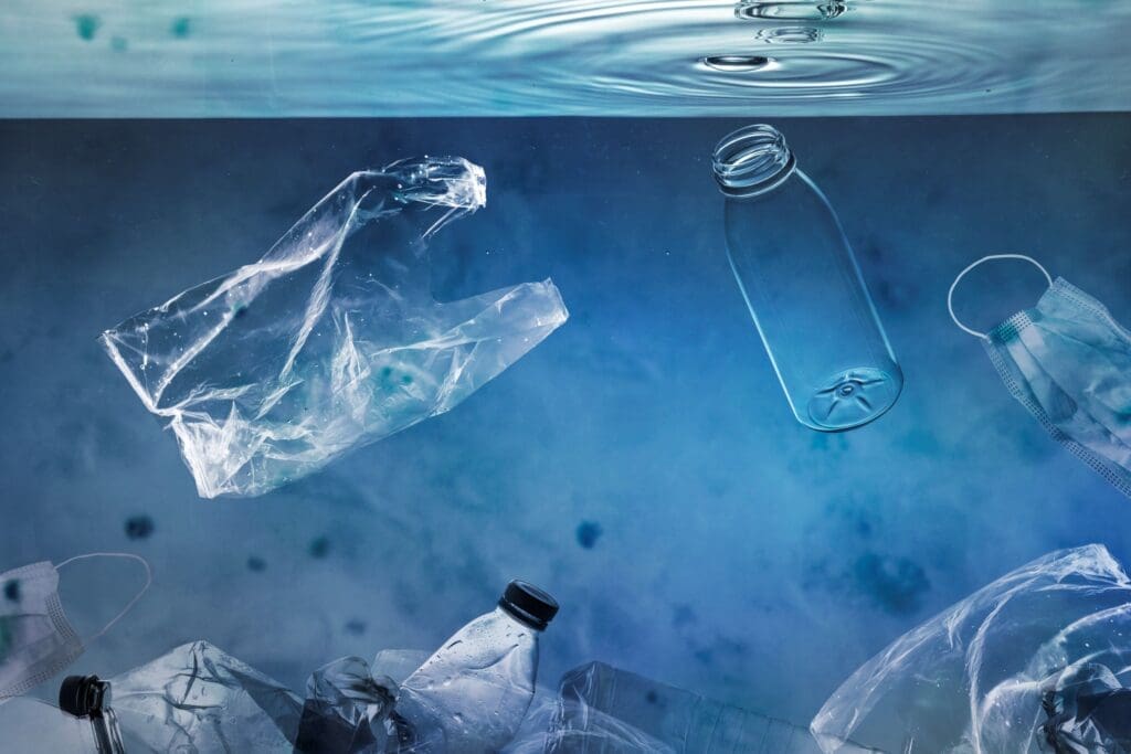 A novel approach to tackling marine plastic pollution: evaluating cleanup technologies Plastic pollution - oceans
