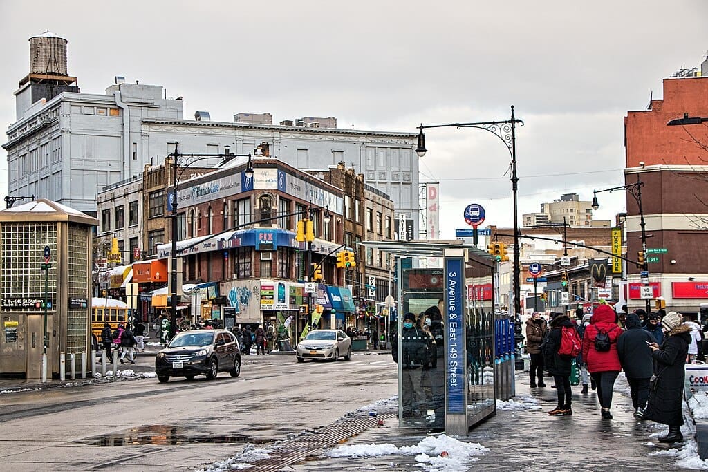 Study tracks exposure to air pollution through the day The Hub