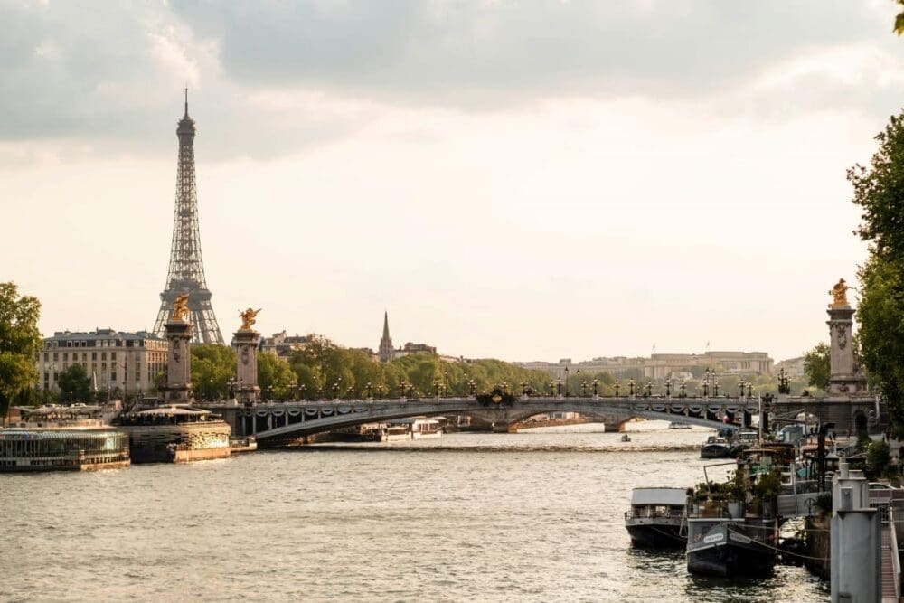 Image: Seine and Eiffel Tower in Paris