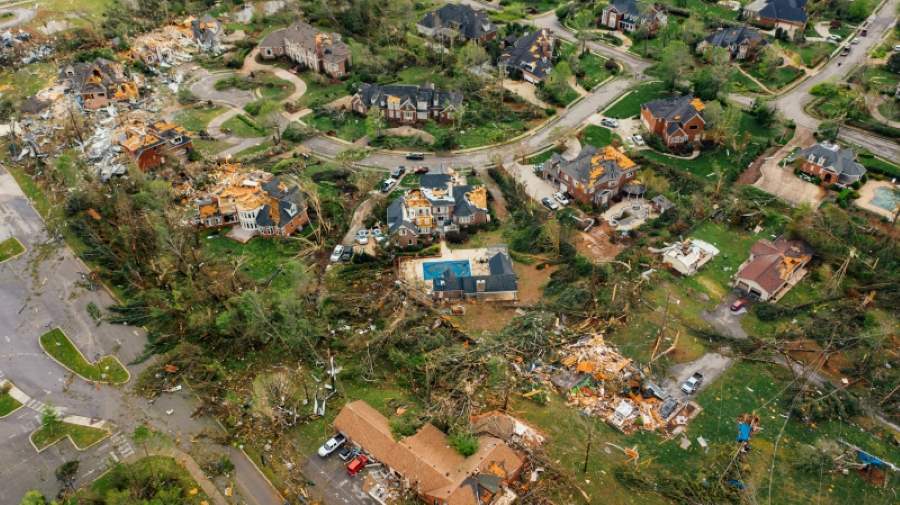 Dramatic view of village houses damaged by thunderstorm in Chattanooga, TN, United States (s. climate, floods)