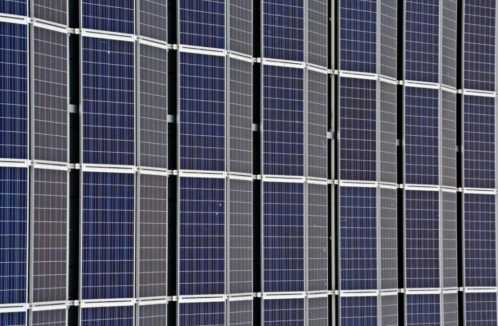 Australia green lights world's 'largest' solar hub Image