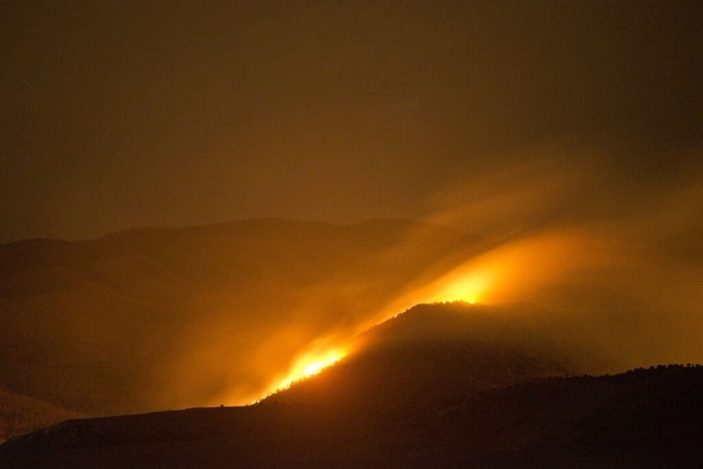 Wildfires pushed Canada into top four CO2 emitters in 2023 Image: Wildfire (s. forest, fire, climate)