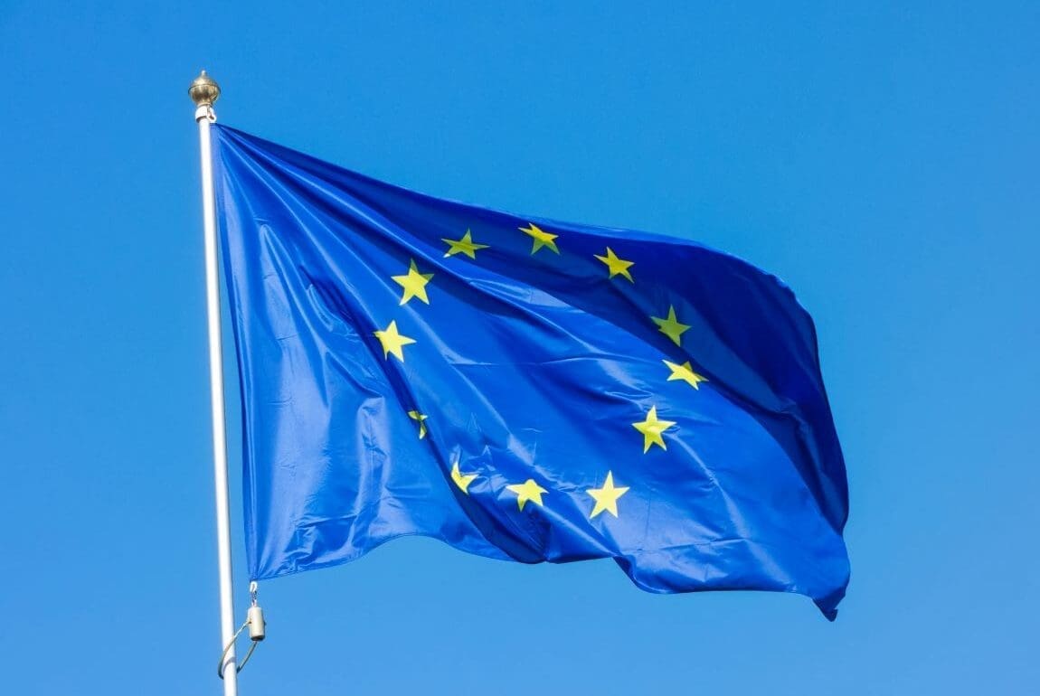 EU strikes last-ditch deal on climate targets Image: EU flag
