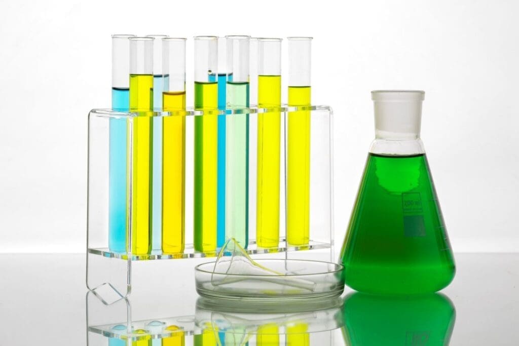 Researchers use sunlight to convert greenhouse gases into valuable chemicals laboratory glassware muser res