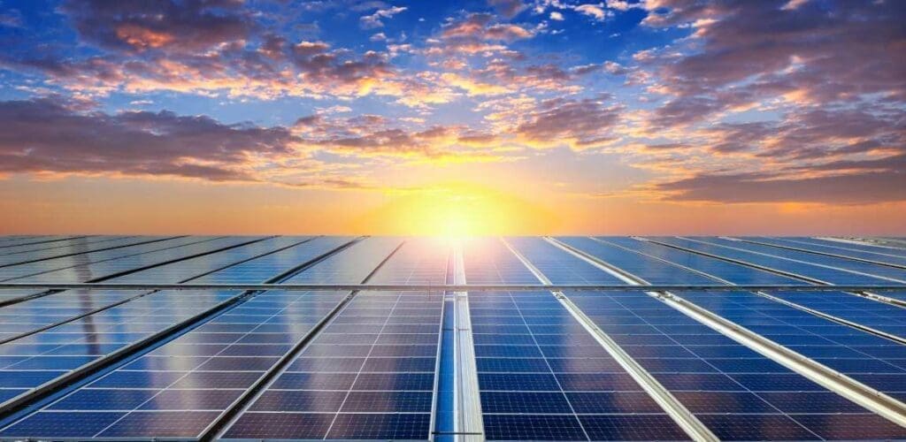 Thermophotovoltaics demonstrate economic promise Image: Solar panels on the roof