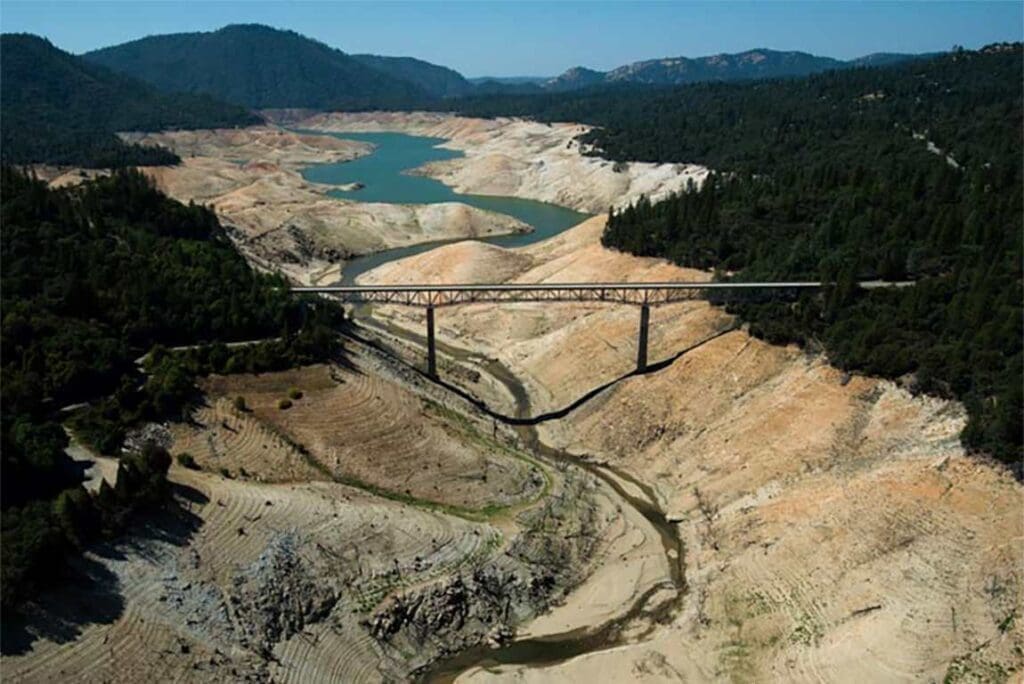 Rising heat, not just lack of rain, is intensifying droughts in the American West drought oroville sep2014 res