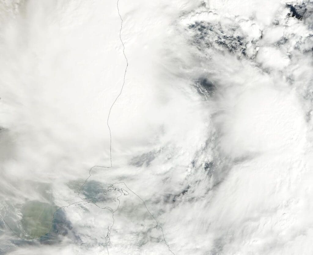 Cyclone Fengal makes landfall in India's south Fengal India 2024 11 30 res
