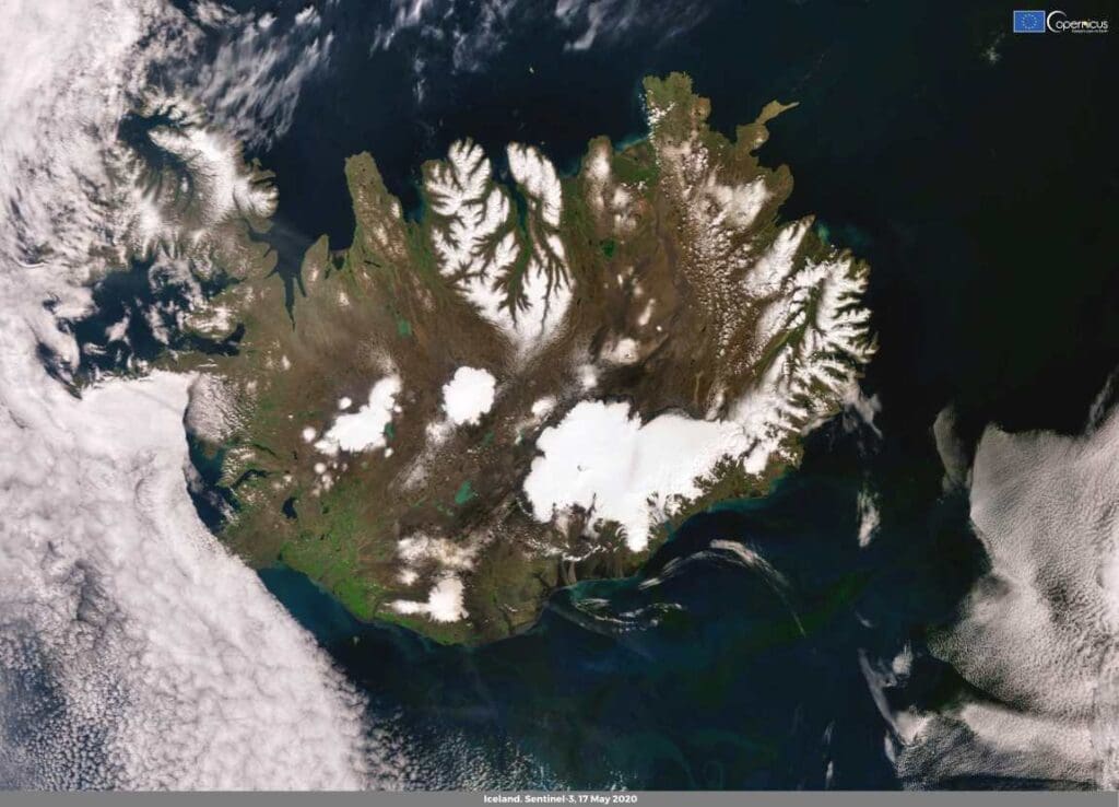 Glacial rivers and lakes may naturally mitigate methane emissions Satellite image: Iceland