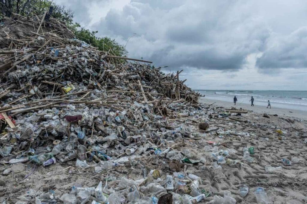 From paradise to plastics pollution: Bali’s battle for marine plastics debris Image: Plastic pollution