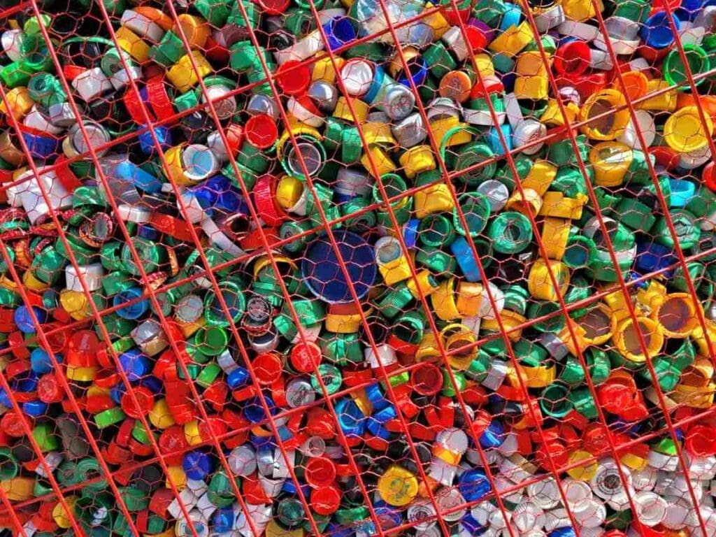 Image: Large amount of plastic bottles in a cage