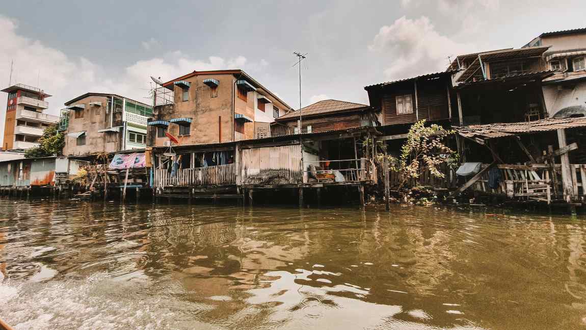 Thailand flooding kills nine, displaces thousands