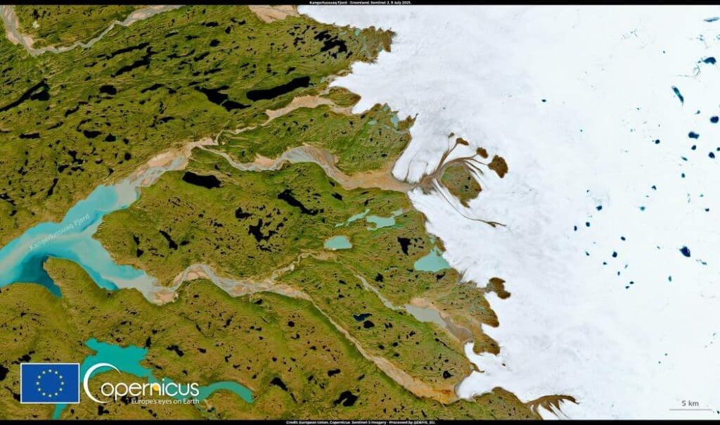 Record heat transforms West Greenland lakes, impacts drinking water and carbon cycle Satellite imagery: Unusual gain of ice and snow mass on the Greenland ice sheet (heat, climate, extreme weather)