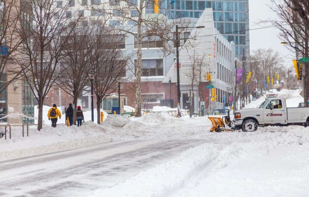 Eastern US hunkers down in major winter storm Winter storm