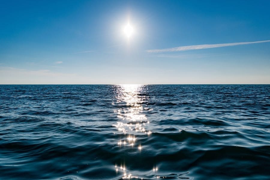 Sun and the ocean (s. climate, science)