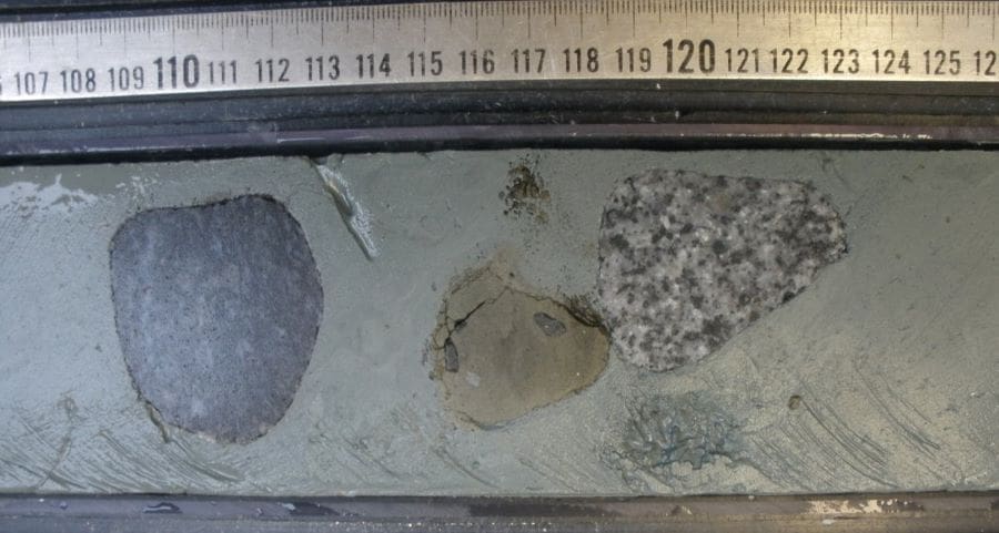 Image: Core sample of Antarctic debris (s. climate, science, iceberg)