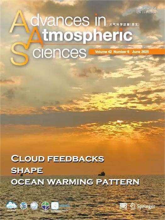 Image: Cover of a magazine with Sunset over the Strait of Malacca (s. tropical Pacific, clouds, ocean warming, global climate)