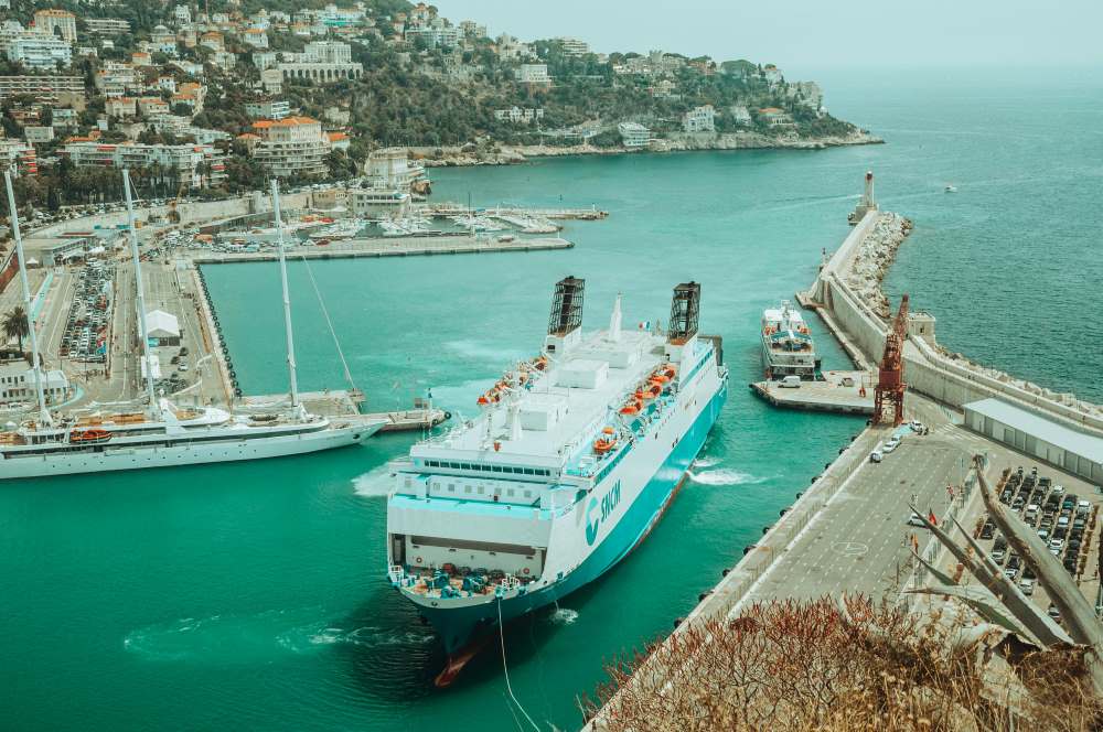 Image: Nice, France (s. big cruise ship)