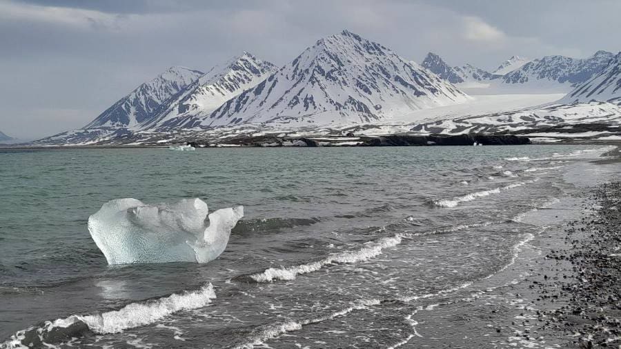 Image:  Kings Bay in Svalbard (s. Arctic, cryosphere)