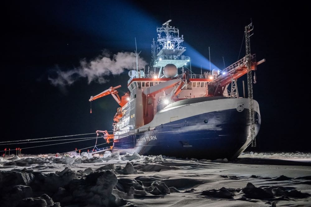 Climate change disrupts Arctic currents carrying Siberian matter Image: The German research icebreaker Polarstern moored to an ice floe during the polar night (s. Siberian matter, climate change, Arctic)