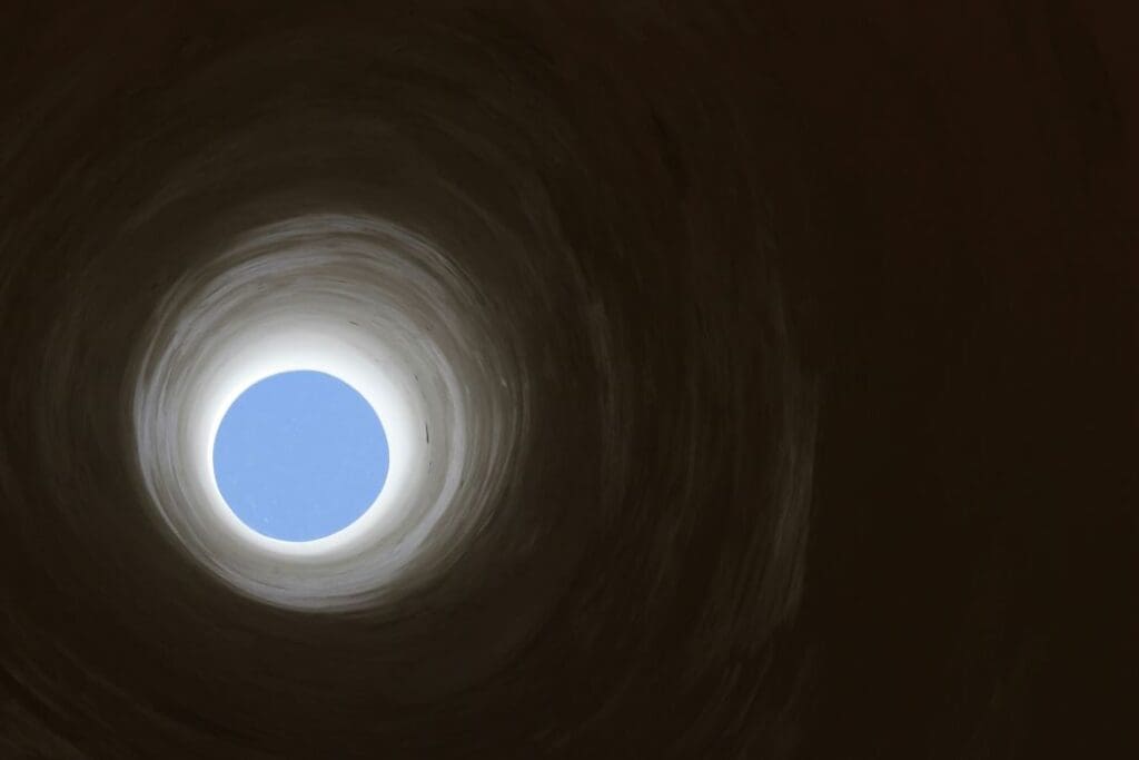 How CO₂ can be permanently stored underground Image: dark white tunnel (s. underground)
