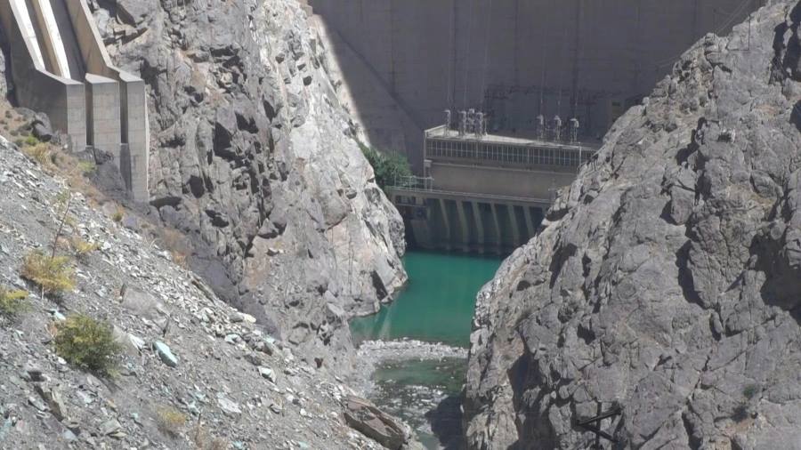Image: Karaj dam (s. heatwave, climate change)