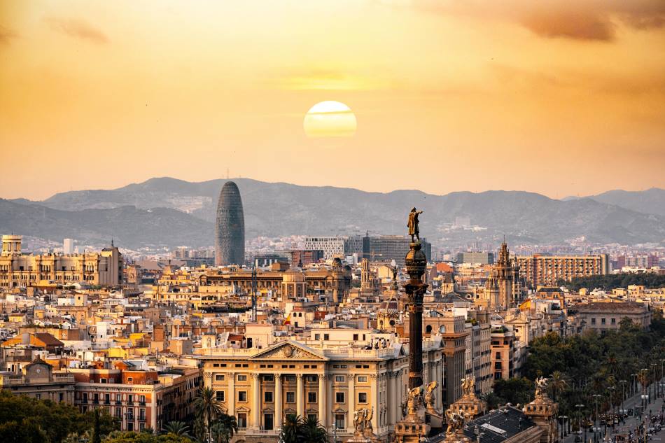 Image: Aerial view of Barcelona (s. heatwaves)