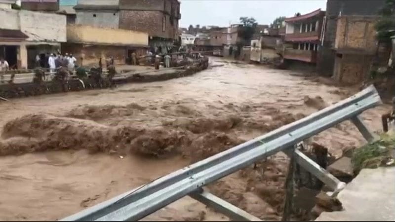 'Doomsday' monsoon rains lash Pakistan, killing almost 200 people Image: flash floods in Pakistan (s. heavy monsoon rains)