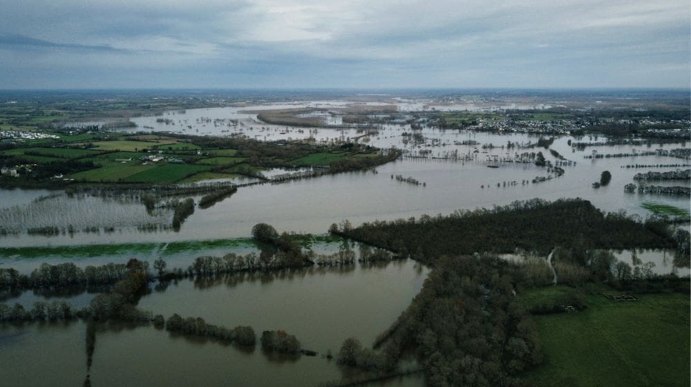 Image: an aerial view of a flooded area in a rural area (France)