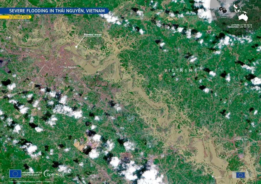 Satellite Image: Cầu River near Thái Nguyên, Vietnam