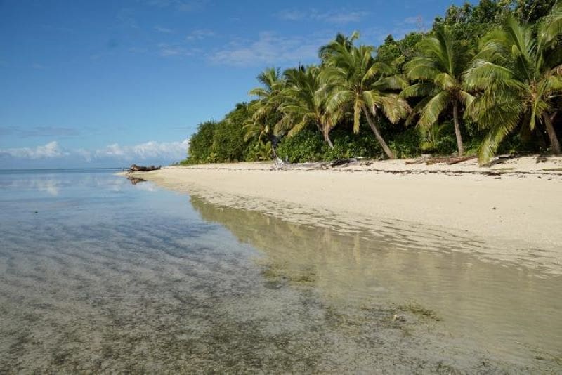 Image: Beach in the Vatu-i-ra seascape in Fiji
