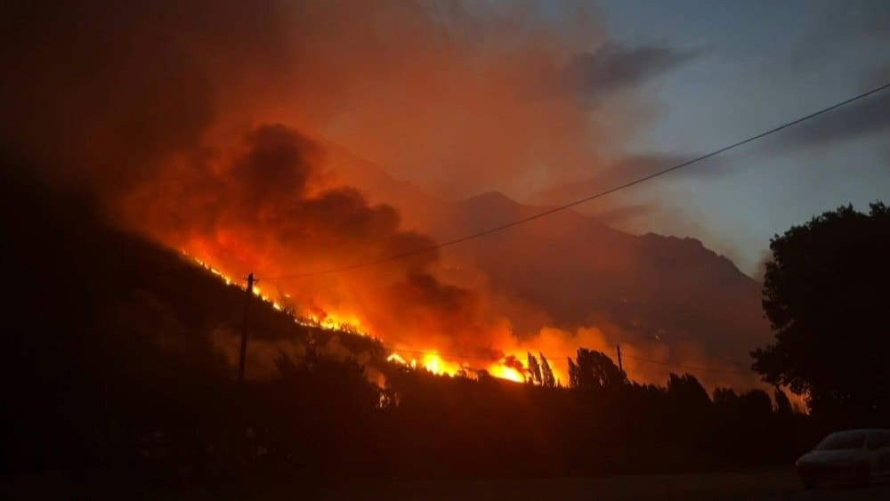Wildfires spread to 15,000 hectares in Argentine Patagonia Image: wildfires