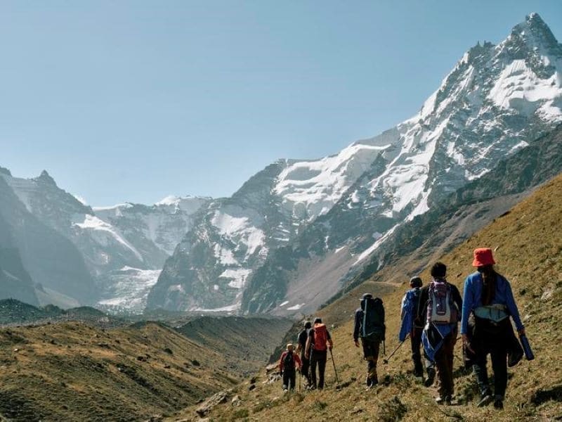 Image: Researchers hike towards the Kyzylsu Glacier along its left moraine (s. water resources)