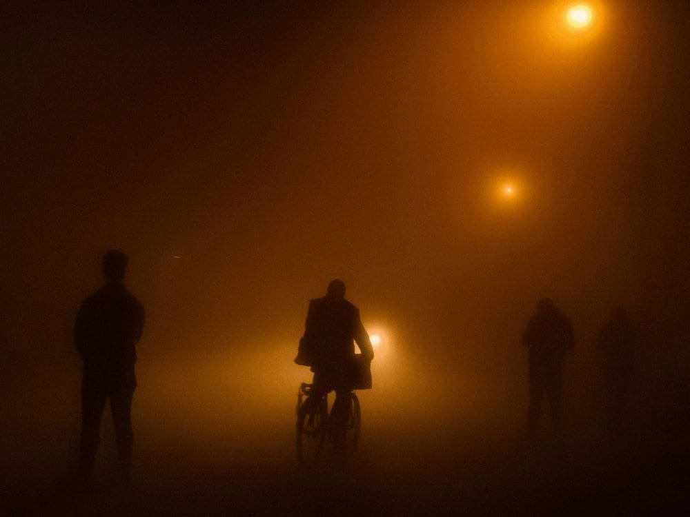 Image: silhouette of people