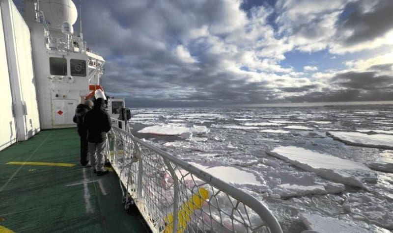 Image: collapsing Antarctic sea ice 