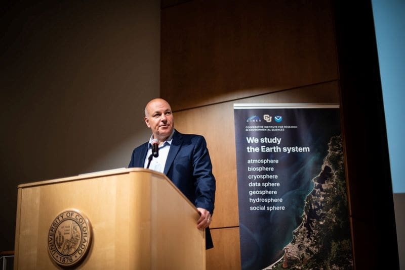 Trump attacks on climate science threaten US interests: researcher Image: Waleed Abdalati, director of the Cooperative Institute for Research in Environmental Sciences (CIRES), speaks at Rendezvous 2023 (s. Trump, climate science, US interests)