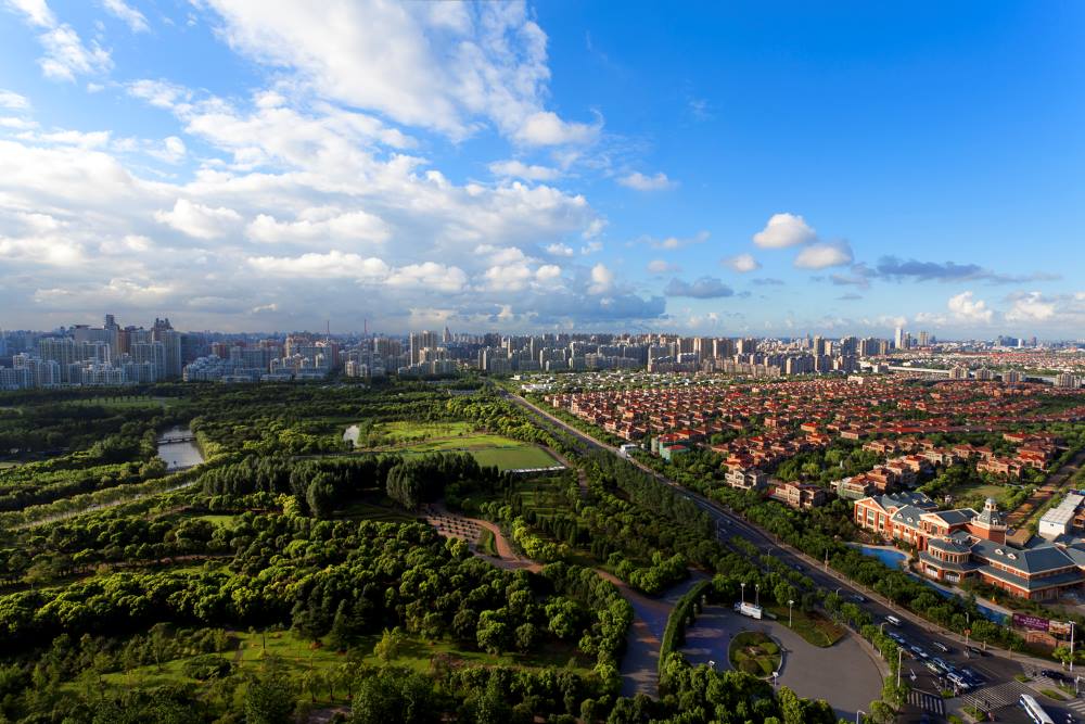 Urban plant growth declines when cities expand too quickly Image: aerial view of Shanghai Century Park (s. Urban plant growth declines when cities expand too quickly)
